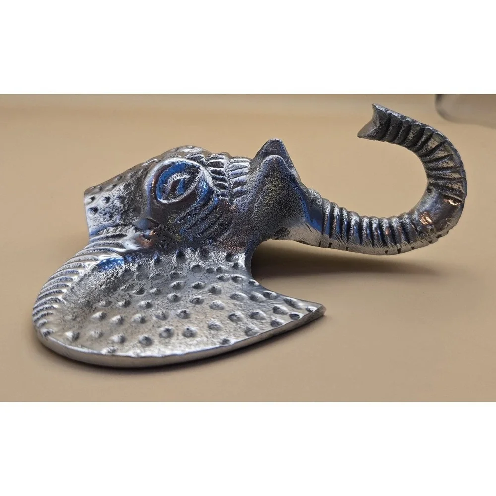 Elephant Medal‎ Wall Decor Good To Hang Things